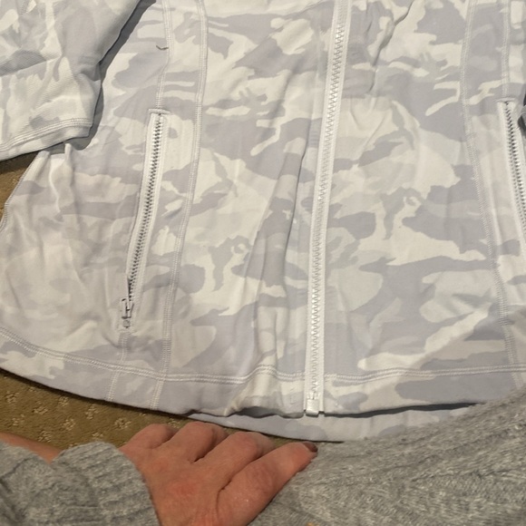 Lululemon scuba jacket, size 14 - Picture 3 of 4